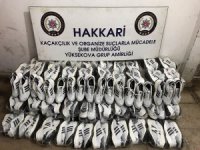 115 çift gümrük kaçağı ayakkabı ele geçirildi