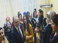 Başkan Epcim, kadınlara Gül dağıttı