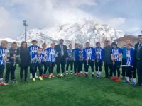VEDAŞ’tan Kadın Futbol Takımına 8 Mart Sürprizi