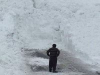Hakkari-Şırnak karayoluna inen çığlar temizlendi