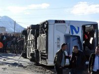 Yolcu otobüsü ile tır çarpıştı: 34 yaralı