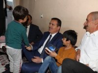 Vali Akbıyık. Demiryent ailesinin iftar sofrasına konuk oldu