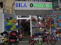 Sıla oyuncak mağazasında indirim…
