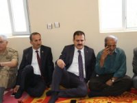 Vali Akbıyık'tan Çelik ailesinin taziyesine katıldı