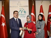 Kocaeli'den gelen örencilerden Vali Akbyık'a ziyaret