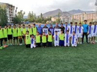 Belediye spor kulübüne malzeme desteği