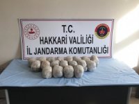 Eroin ve patlayıcı kalıbı ele geçirildi