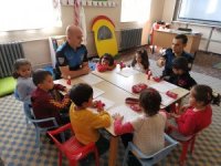Hakkari polisinin eğitime olan desteği sürüyor