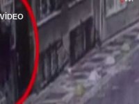 'Örümcek adam' gibi duvara tırmanan hırsız kamerada