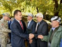 Vali Akbıyık, sınırdaki köyleri ziyaret etti