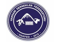 Hakkari'deki öğrencilere bot ve mont yardımı