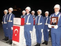 Şehit Uz. Çavuş Özmen için Hakkari'de tören düzenlendi