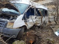 Hakkari'de trafik kazası 2 ölü, çok sayıda yaralı var