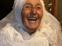 85 yaşında gelin oldu...