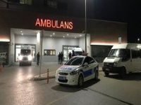 Polis memuru silahını temizlerken vurdu