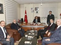 Vali Akbıyık'tan kanaat önderi Yoldaş'a ziyaret
