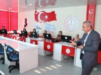 Hakkari'de öğretmenlere farkındalık semineri