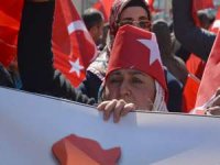 HAKKARİ’DE HER YER KIRMIZI-BEYAZ!