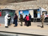 Hakkari'nin giriş ve çıkışlarında sağlık taraması