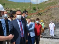 Vali Akbıyık, 401 konutun temelini attı