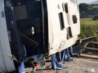Sığınmacıları taşıyan minibüs devrildi