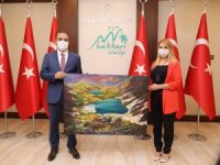 Ressam ve Küratör Uyanık'tan Vali Akbıyık'a ziyaret