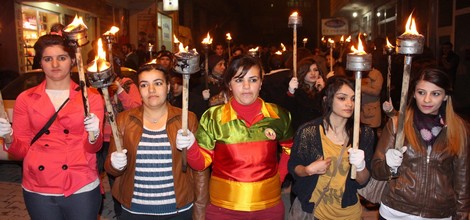 mesaleli-yuruyus-m.jpg mesaleli-yuruyus-m.jpg