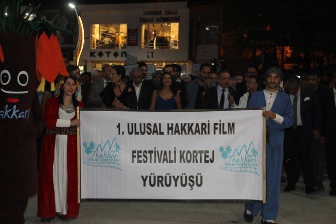 Hakkari’de halaylı gala galerisi resim 2