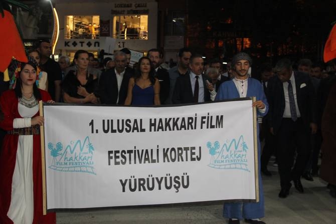 Hakkari’de halaylı gala galerisi resim 3