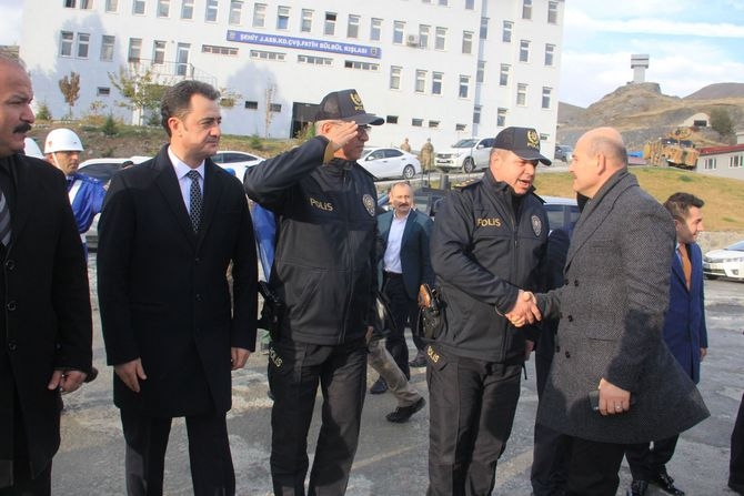 Bakan Soylu, Hakkari’de yaralı askerleri ziyaret etti galerisi resim 3