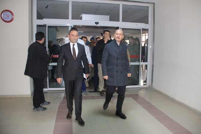 Bakan Soylu, Hakkari’de yaralı askerleri ziyaret etti galerisi resim 4