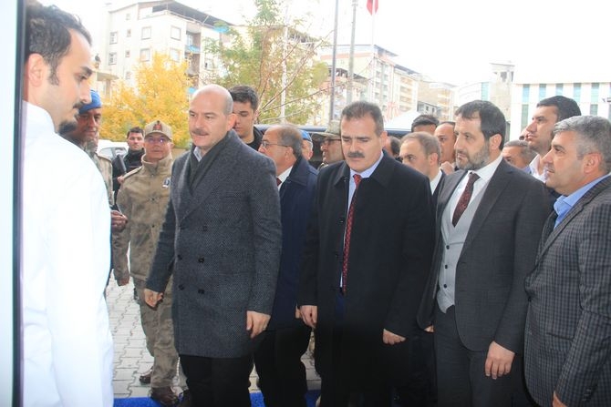 Bakan Soylu, Hakkari’de yaralı askerleri ziyaret etti galerisi resim 9