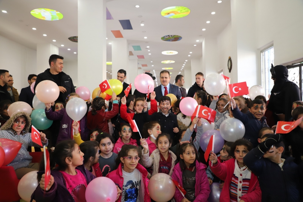 Vali Abıyık'tan çocuk oyun merkezine ziyaret galerisi resim 3