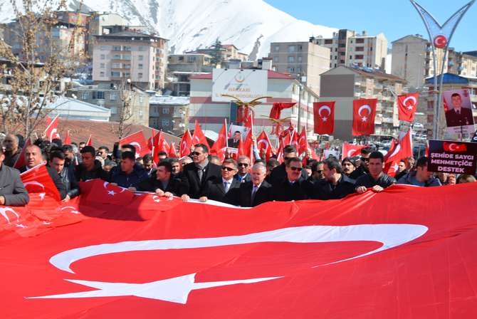 Hakkari'de binler idlib şehitleri için yürüdü galerisi resim 1