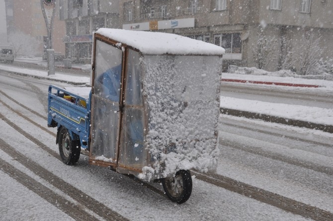 Yüksekova'da kar yağışı galerisi resim 6