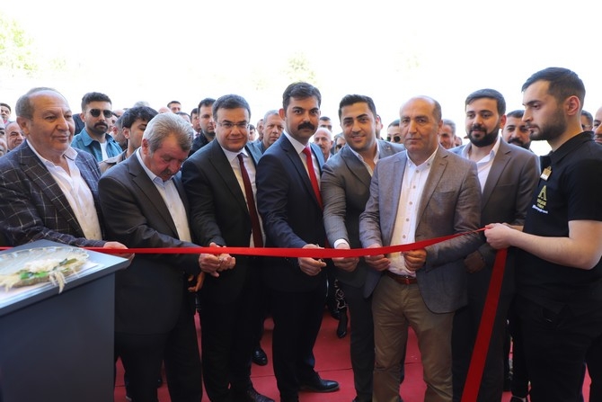 Hakkari’de Ahqam Lounge’ye görkemli açılış galerisi resim 2