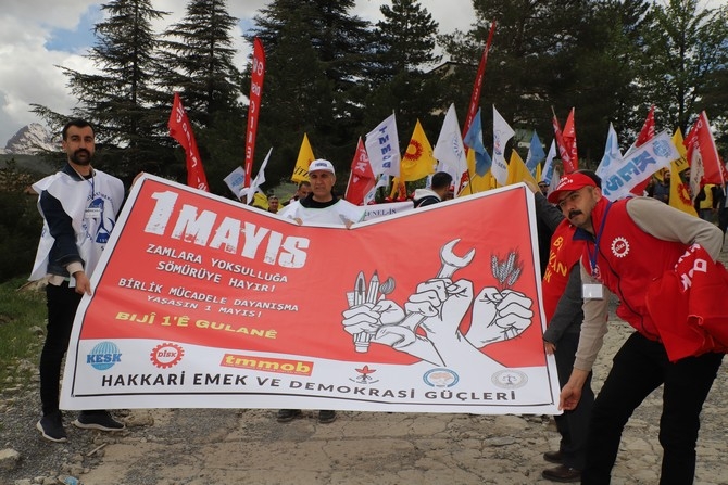 Hakkari'de halaylı 1 mayıs kutlaması galerisi resim 1