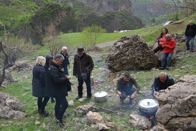 Turistler Ters lale bahçesine hayran kaldı galerisi resim 31