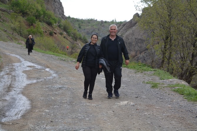 Turistler Ters lale bahçesine hayran kaldı galerisi resim 38