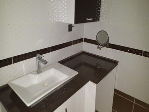 İki Nisan Oluşum Apartmanı Avm'ye 2 dakika mesafe 250 M2