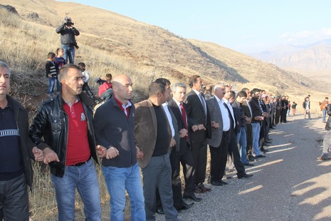 Hatso halkla sınıra yürüdü galerisi resim 11