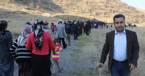 Hatso halkla sınıra yürüdü galerisi resim 17