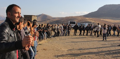 Hatso halkla sınıra yürüdü galerisi resim 3