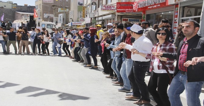 Hakkari’de 1 mayıs coşkusu galerisi resim 39