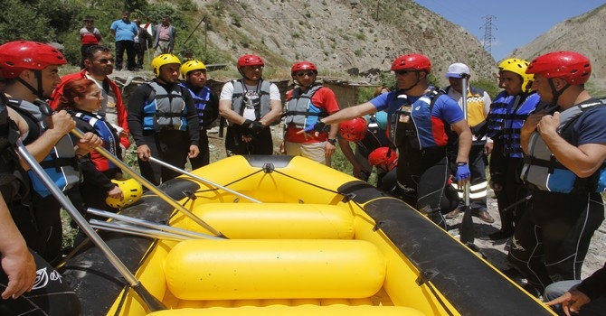 Hakkari'de rafting heyecanı galerisi resim 6