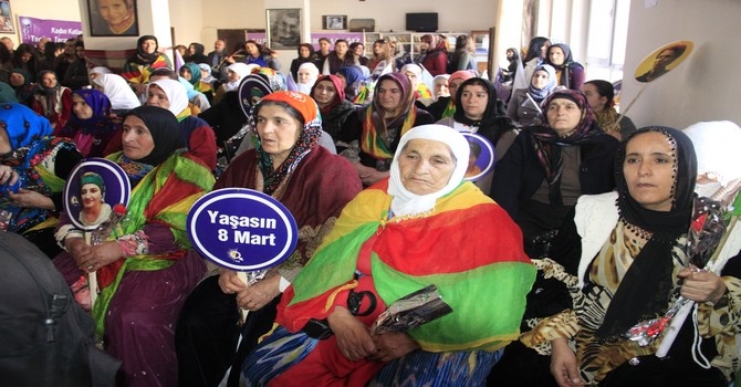 Hakkari'de 8 mart şöleni galerisi resim 8