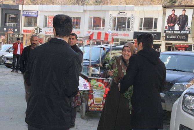 Hakkari’de Halaylı 8 Mart kutlaması galerisi resim 19