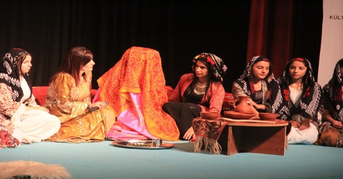 Bir tutam kültür tiyatro oyunu galerisi resim 14