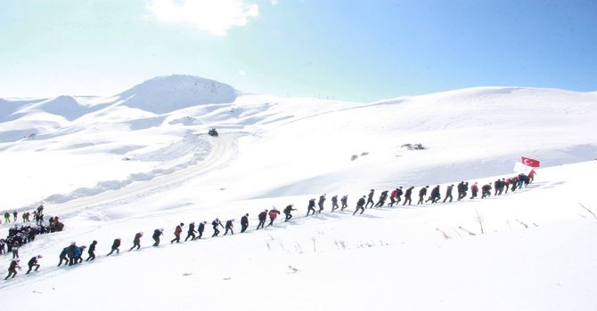 Sarıkamış şehitleri Hakkari'de anıldı galerisi resim 6