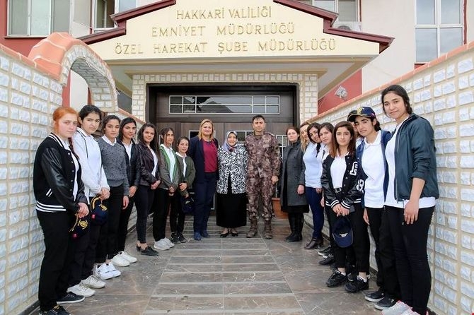 Vali eşi hayallerini gerçekleştirdi galerisi resim 10